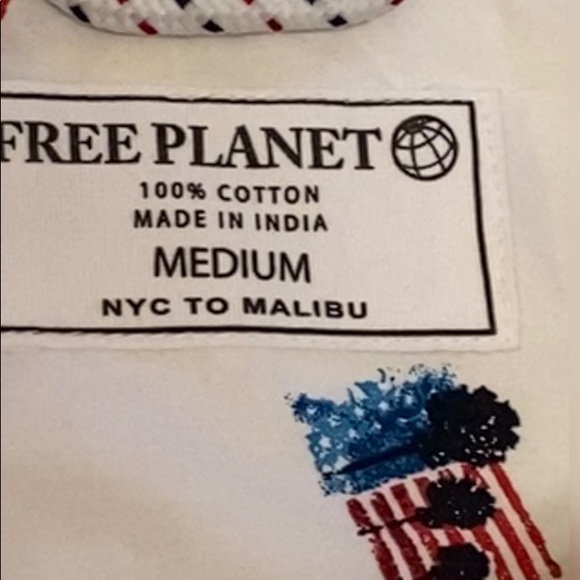Free Planet Men's Stars and Stripes Flags Palm Tree White Logo Tag NWT $50 Sz M - Picture 3 of 8